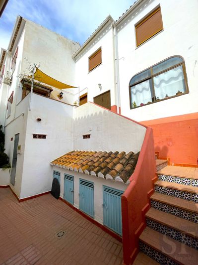 Image No.1-3 Bed Townhouse for sale