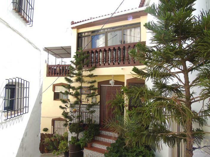 Image No.1-3 Bed Townhouse for sale