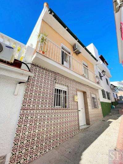 Image No.1-3 Bed Townhouse for sale