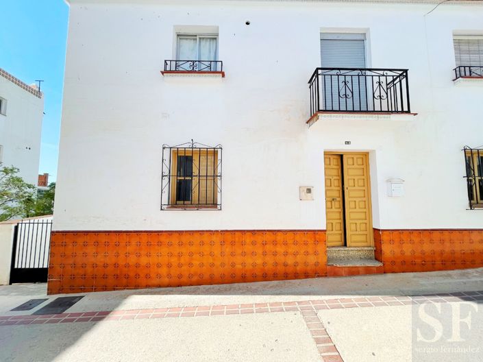 Image No.1-4 Bed Townhouse for sale