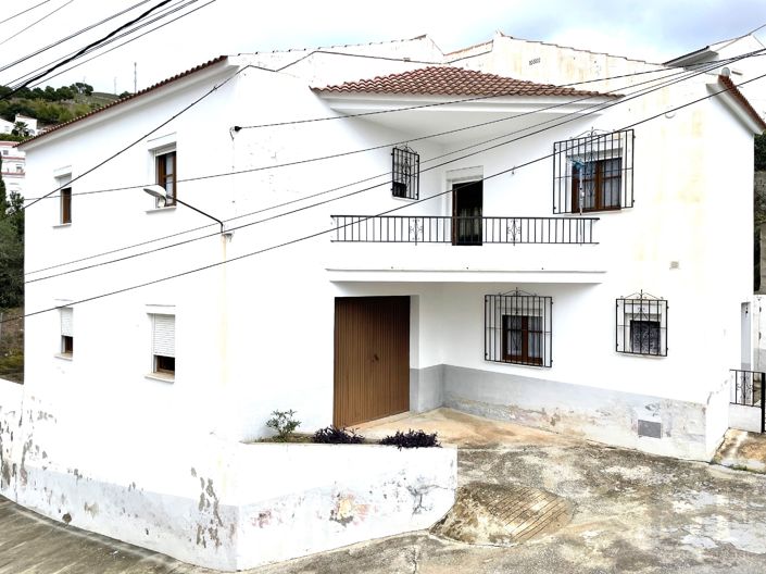 Image No.1-5 Bed Townhouse for sale