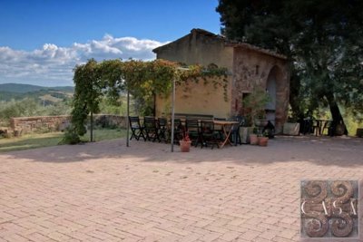wonderful-tuscan-farmhouse-for-sale-near-chia