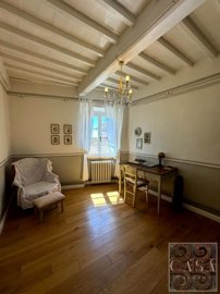 exclusive-apartment-for-sale-in-cortona-with-