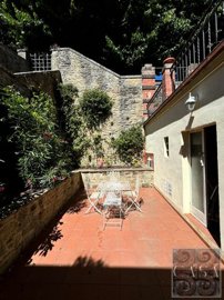 exclusive-apartment-for-sale-in-cortona-with-