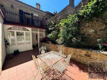 exclusive-apartment-for-sale-in-cortona-with-