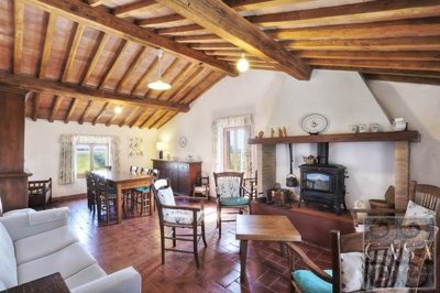 farmhousr-for-sale-near-suvereto-21