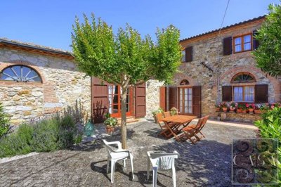 farmhousr-for-sale-near-suvereto-3