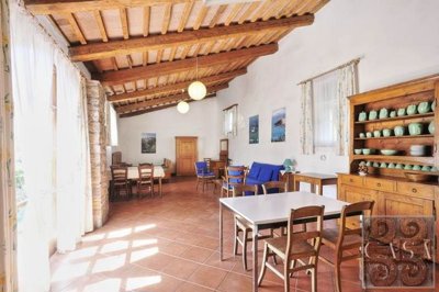 farmhousr-for-sale-near-suvereto-8