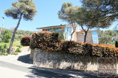 modern-villa-for-sale-near-the-sea-quercianel