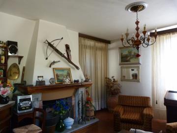 Casa-Santini-main-apt-sitting-room