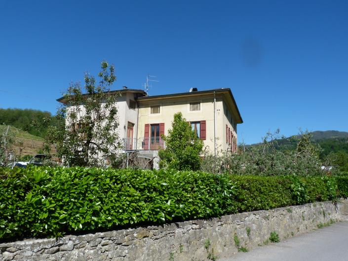 Image No.1-Villa de 4 chambres à vendre à Borgo a Mozzano