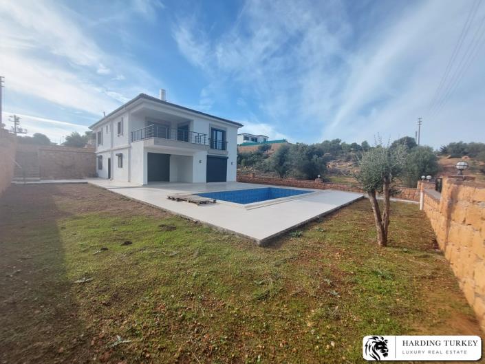 Image No.1-5 Bed Villa / Detached for sale