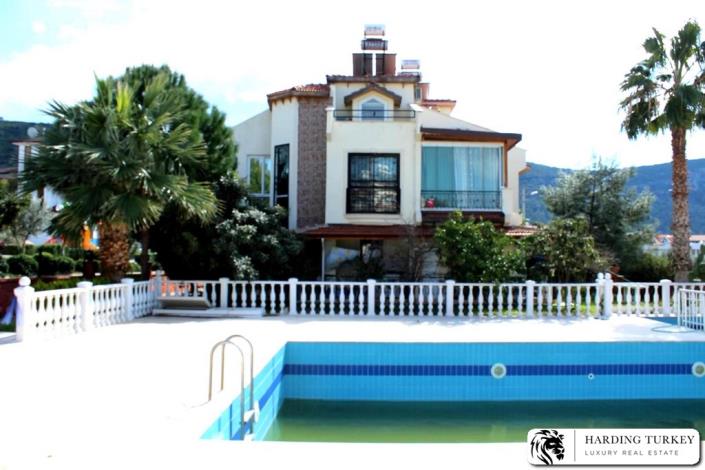 Image No.1-4 Bed Villa / Detached for sale