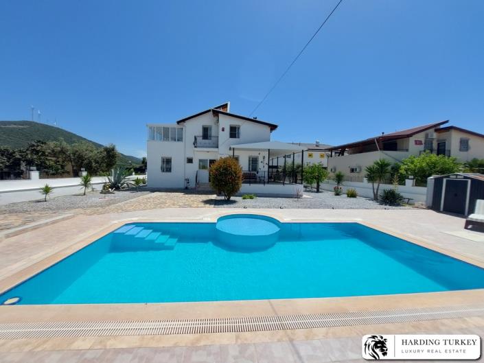 Image No.1-4 Bed Villa / Detached for sale