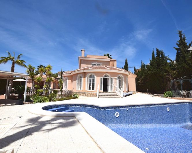 Image No.1-4 Bed Villa for sale