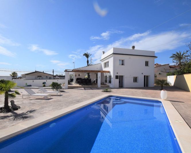 Image No.1-4 Bed Villa for sale