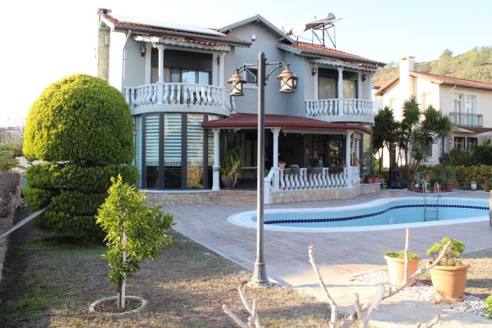 Image No.1-4 Bed Villa for sale