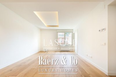 1 - Barcelona, Property