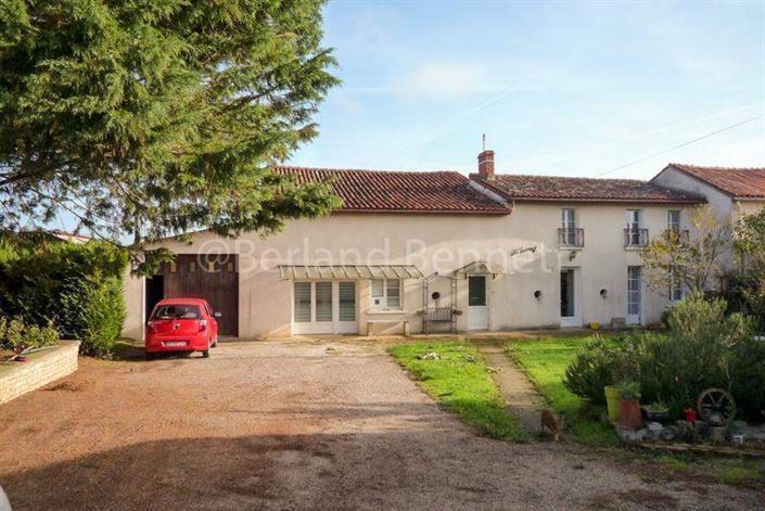 Image No.1-Maison de 3 chambres à vendre à Charente