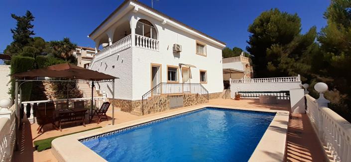 Image No.1-3 Bed Villa / Detached for sale