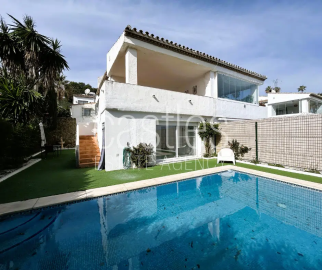 1 - La Duquesa, Townhouse