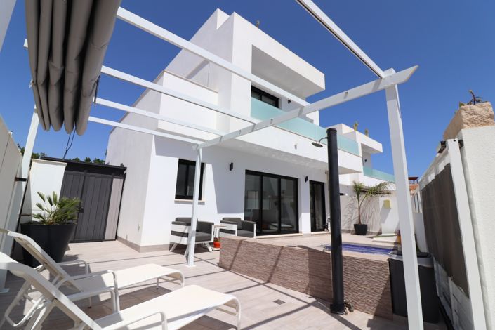 Image No.1-3 Bed Villa for sale