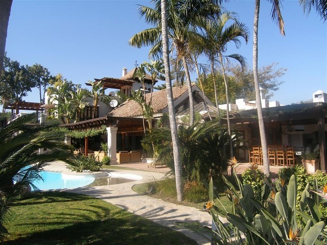 Image No.1-5 Bed Villa for sale