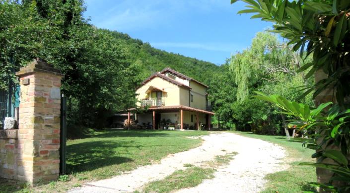 Image No.1-Maison / Villa de 2 chambres à vendre à Sarnano