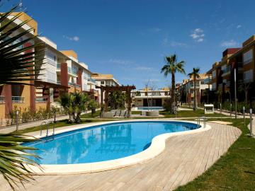 olivos-Shared-Pool-Area-1