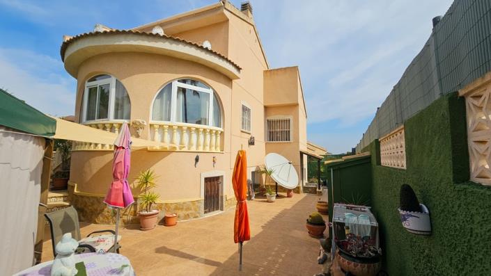 Image No.1-2 Bed Villa for sale