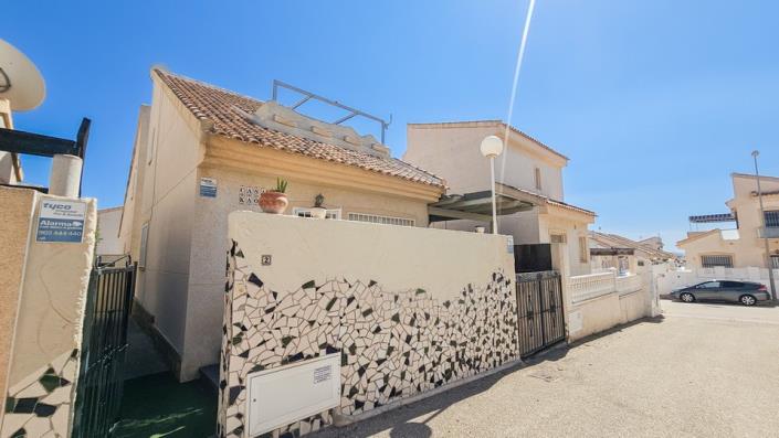 Image No.1-2 Bed Villa / Detached for sale