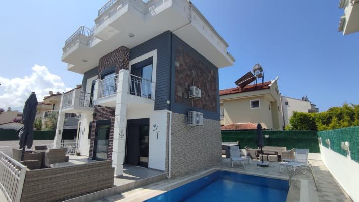 Image No.1-4 Bed Villa for sale