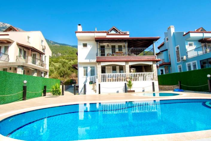 Image No.1-5 Bed Villa for sale