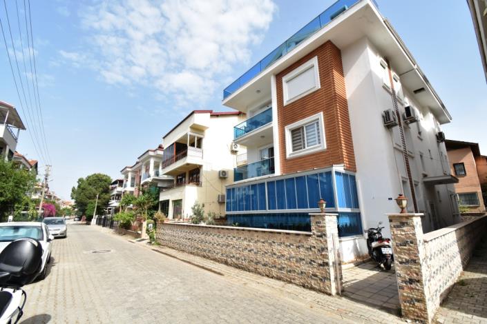 Image No.1-3 Bed Duplex for sale