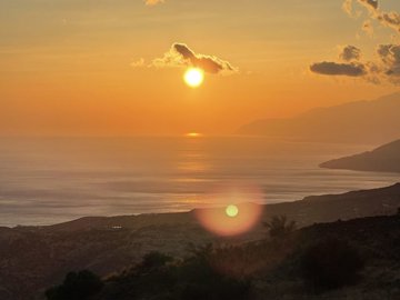 lxis-at-home-in-greece-seascape-villa-in-sakt