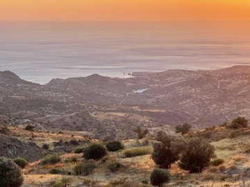 lxis-at-home-in-greece-seascape-villa-in-sakt