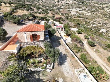 elxis-at-home-in-greece-villa-olea-in-karpath