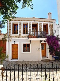 elxis-at-home-in-greece-traditional-home-in-c