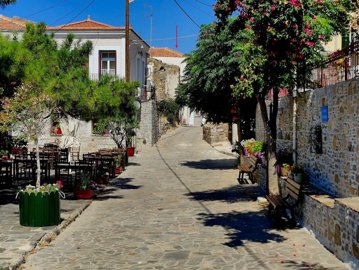 elxis-at-home-in-greece-traditional-home-in-c