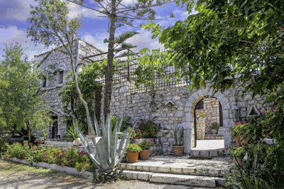 elxis-at-home-in-greece-olive-mill-villa-in-m