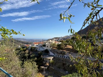 elxis-at-home-in-greece-traditional-house-in-