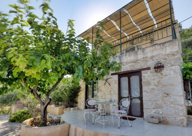 elxis-at-home-in-greece-sitia-stone-home18-1