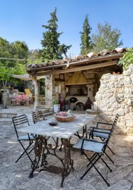 elxis-at-home-in-greece-sitia-stone-home16-1