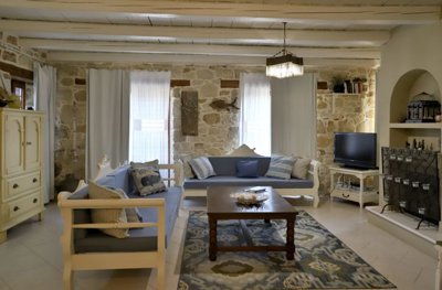 elxis-at-home-in-greece-sitia-stone-home9-1