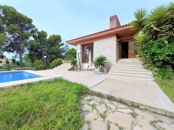 Image No.1-4 Bed Villa for sale