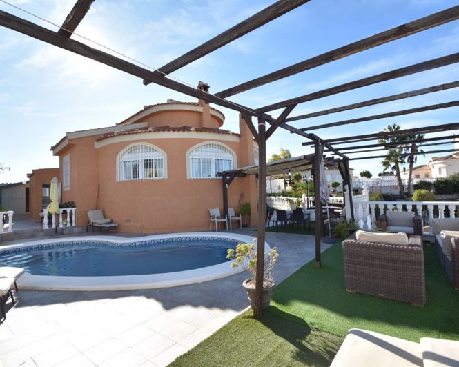 Image No.1-3 Bed Villa for sale