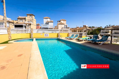 1340puertarealswimmingpoolpiscina