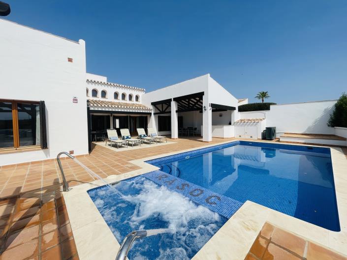 Image No.1-4 Bed Villa for sale