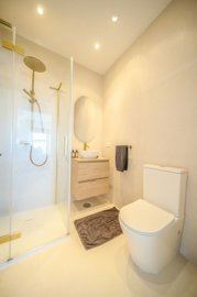 Indoor - bathroom 4