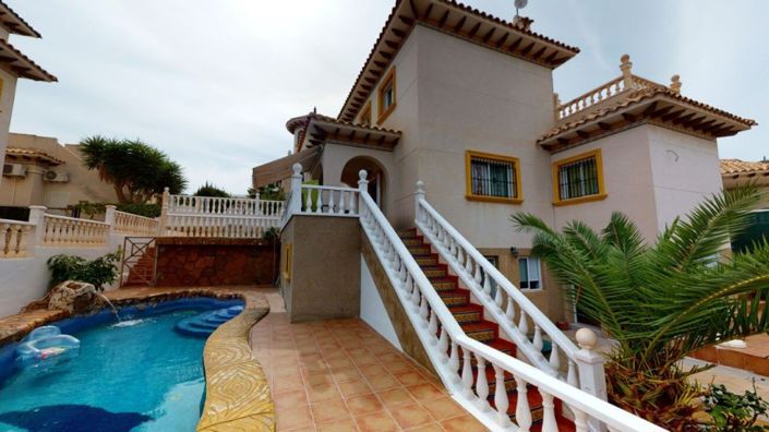 Image No.1-4 Bed Villa for sale